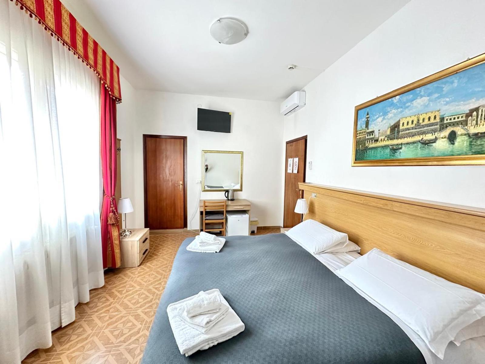 Tito Hotel