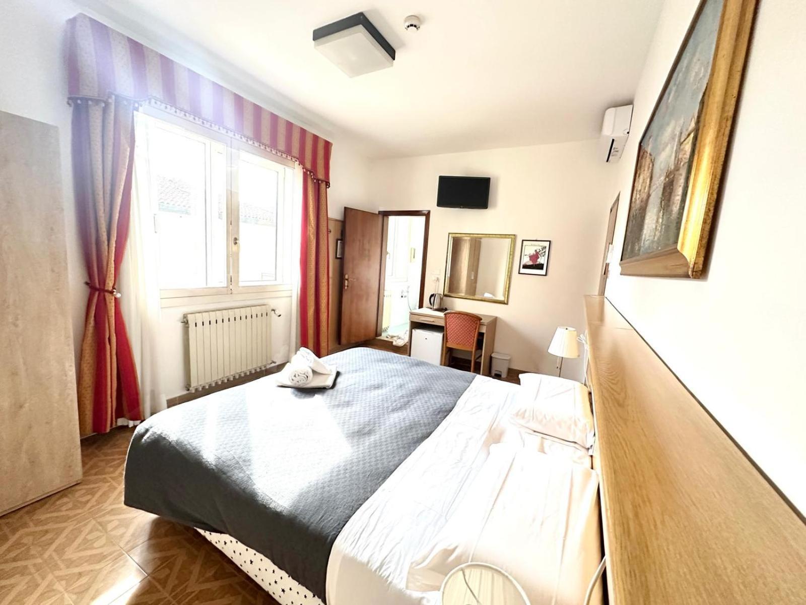 Tito Hotel