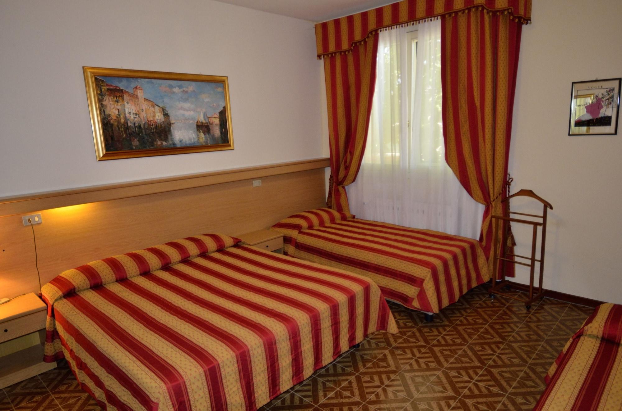 Tito Hotel 3*