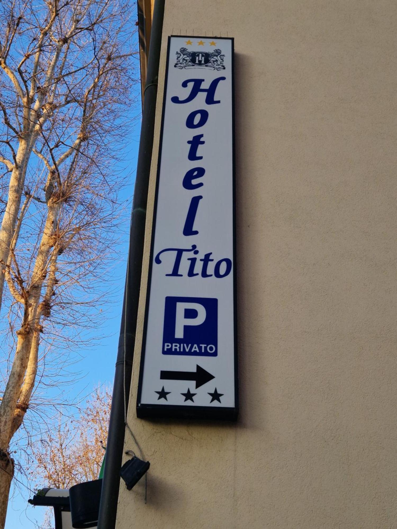 Tito 3*